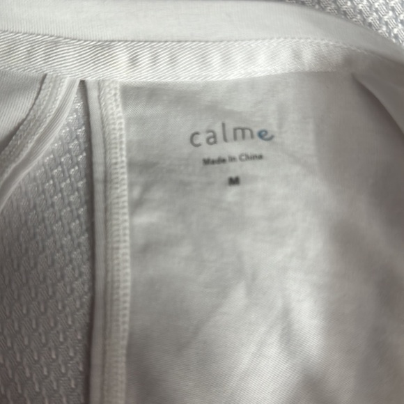 Calme sleeveless yoga top keyhole back - Picture 2 of 7